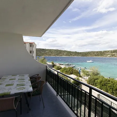 Sanda Kanica * Rogoznica (Sibenik-Knin)