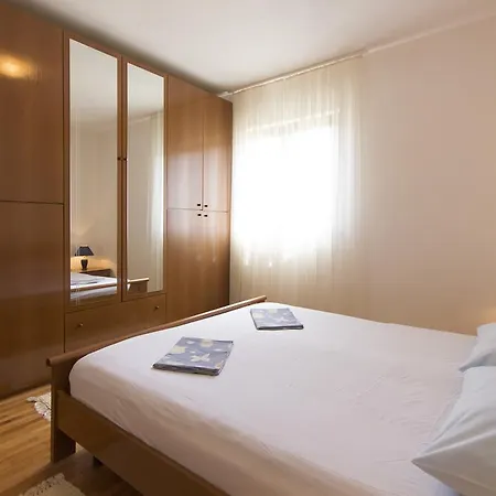 Daire Apartmani Sanda Kanica